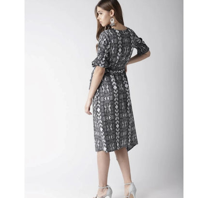 Women's Polyester Animal Print Short Sleeve Knee-Length Dress (Black - White)