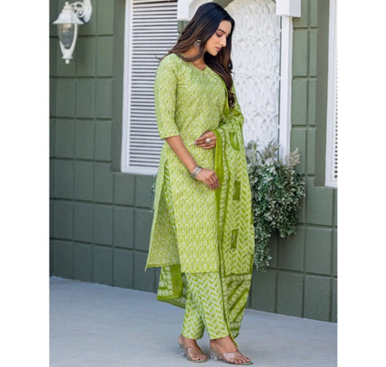 Women's Cotton Blend Printed Kurti With Pant Dupatta Set (Parrot)